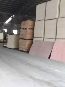 2-18多层板材车间车间一角